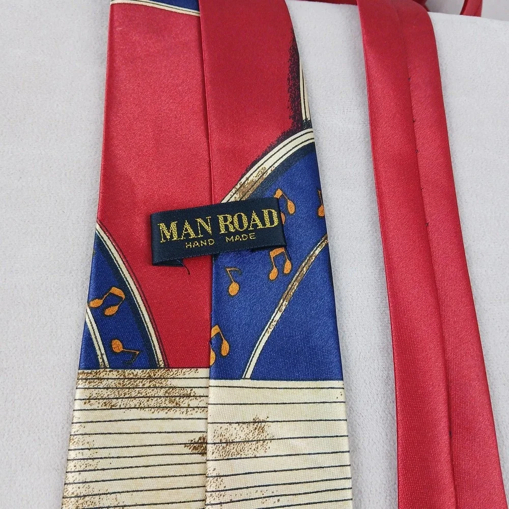 VTG Man Road Mickey‎ Mouse 4x59 Mens Tie Woven Polyester  Lightweight